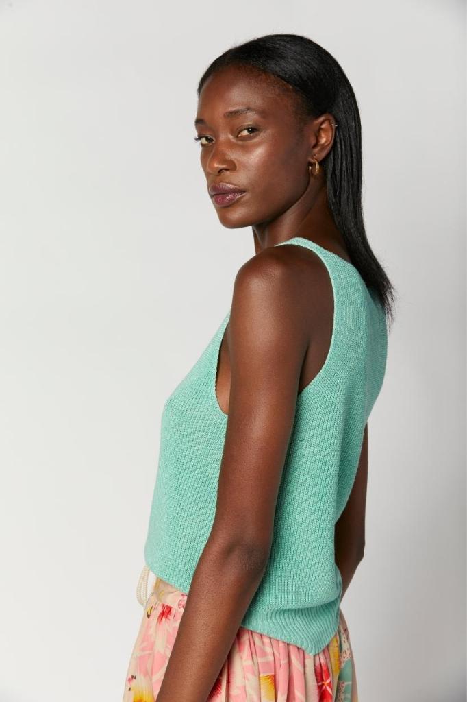 haut-lin-femme-vert-menthe-made-in-France-Master-of-Linen-col-V-cotes-perlees