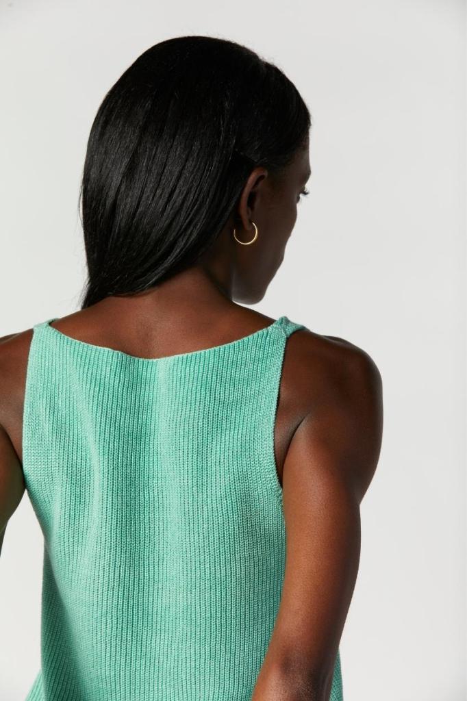 haut-lin-femme-vert-menthe-made-in-France-Master-of-Linen-col-V-cotes-perlees