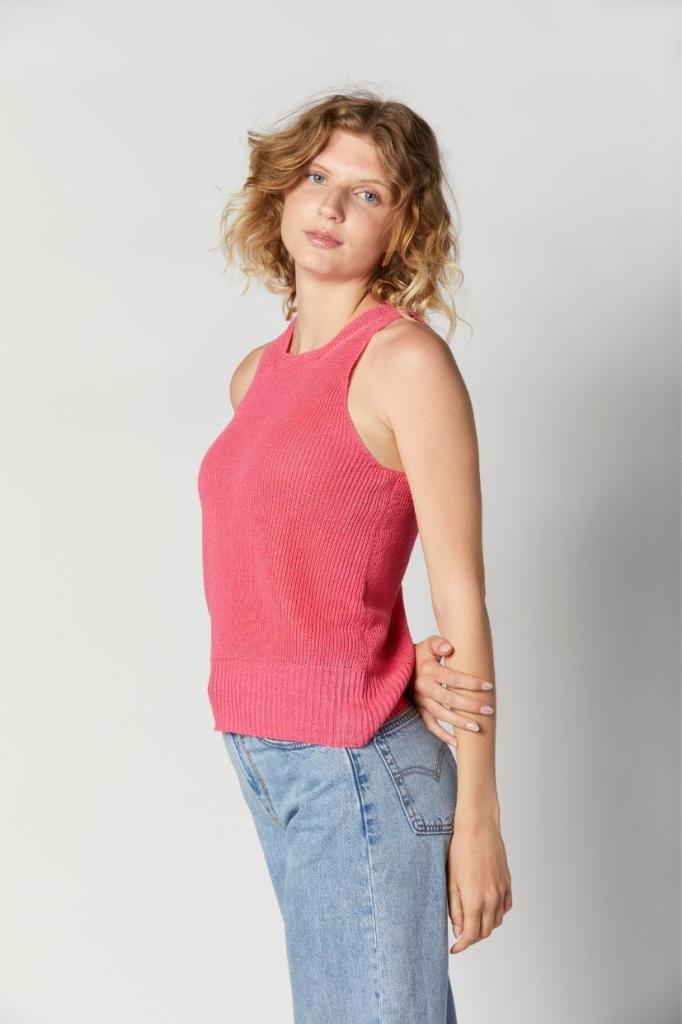 haut-lin-francais-rose-bonbon-femme-made-in-France-master-of-linen-col-rond-cotes-perlees-1