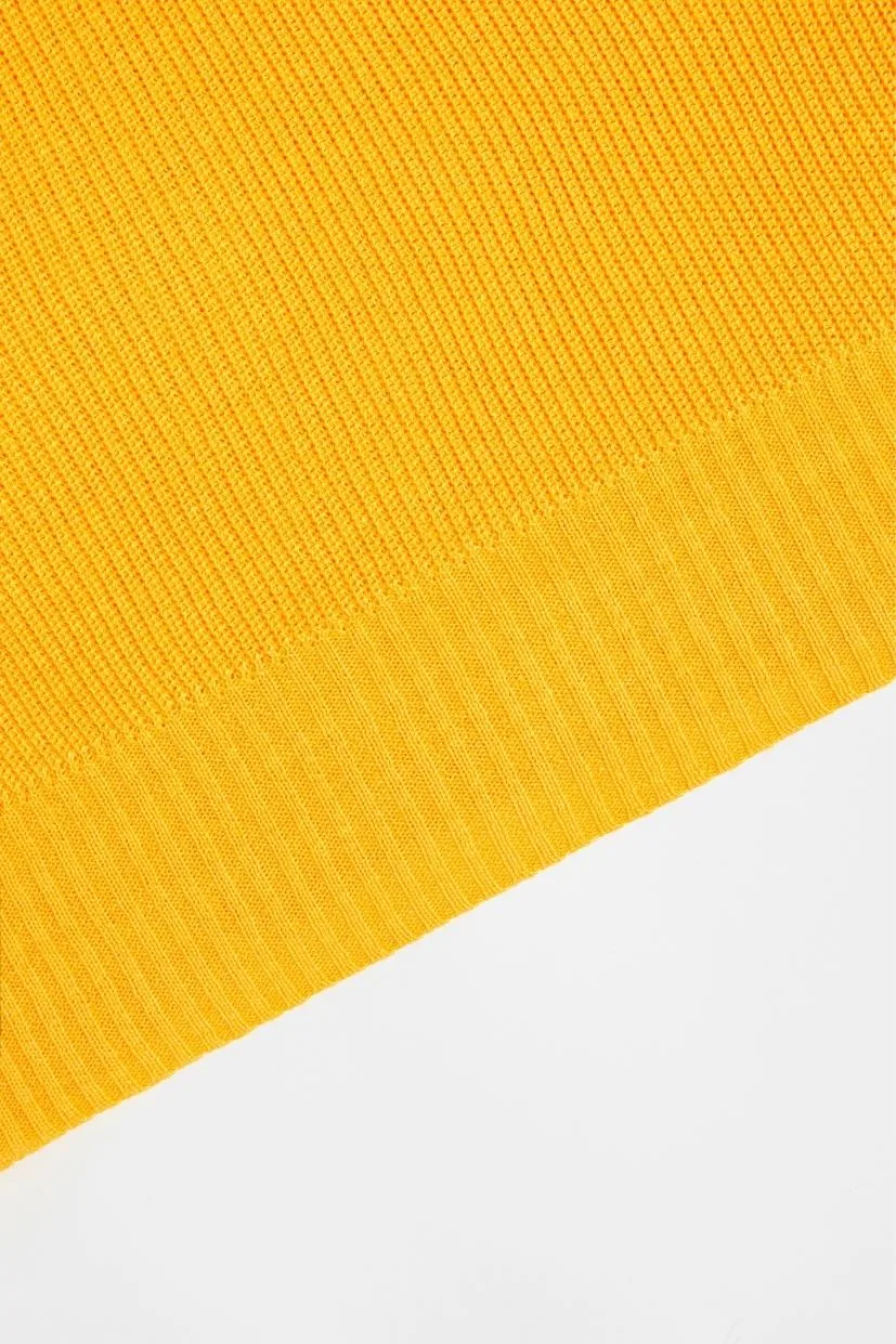 debardeur-en-lin-made-in-France-jaune-soleil-femme-Master-of-Linen-col-V-cotes-perlees