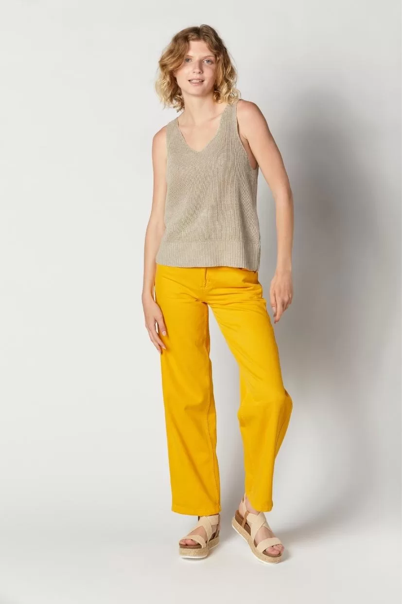 debardeur-en-lin-naturel-ecru-femme-made-in-France-Master-of-Linen-col-V-cotes-perlees