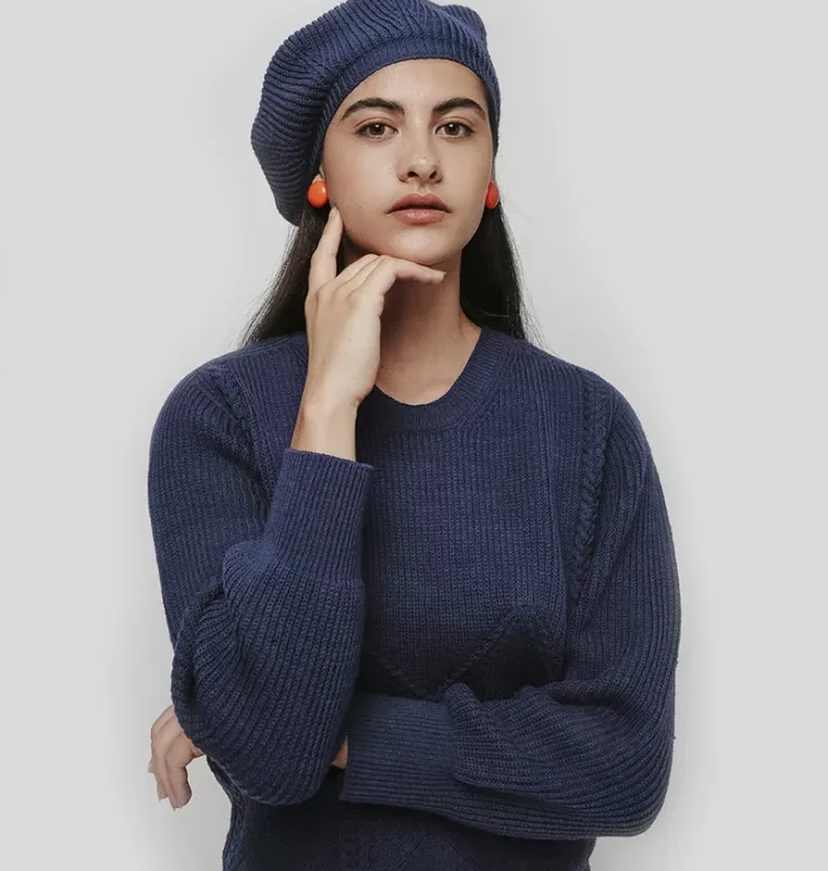 Béret femme laine bleu marine 100% mérinos tricoté en côtes perlées sans couture