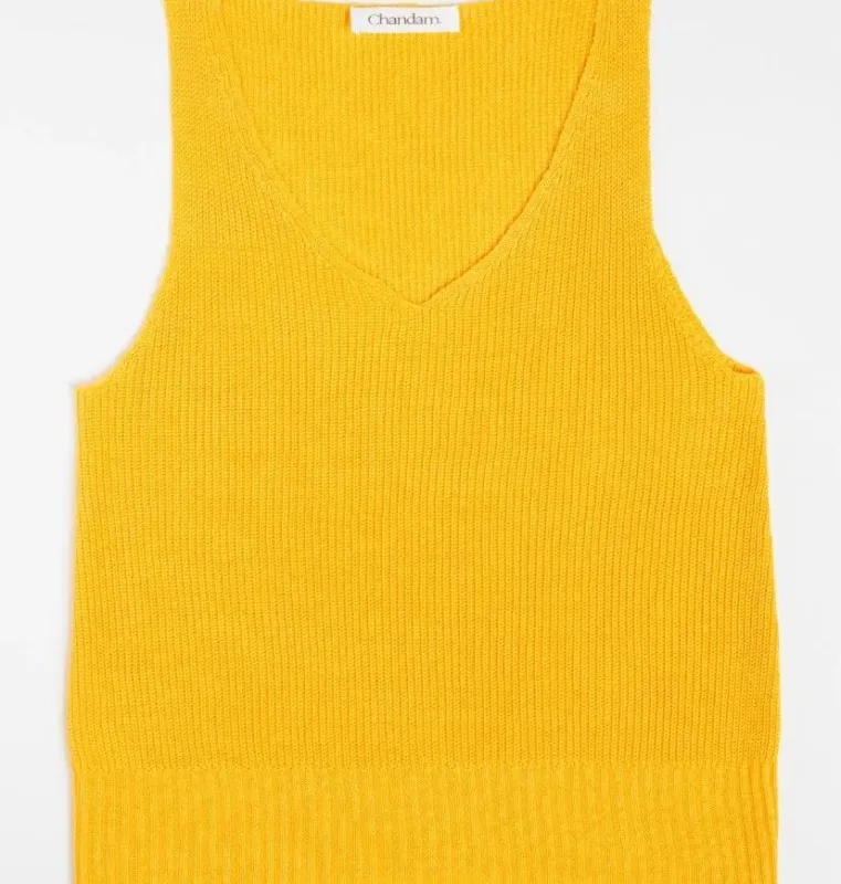 debardeur-en-lin-made-in-France-jaune-soleil-femme-Master-of-Linen-col-V-cotes-perlees